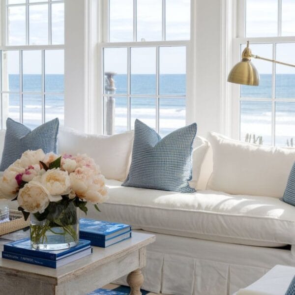10 Cozy Coastal Cottage Living Rooms: Charming Retreats by the Ocean
