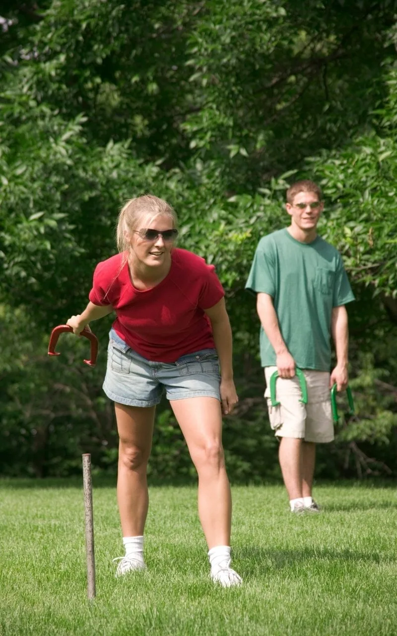 People-Playing-Horseshoes