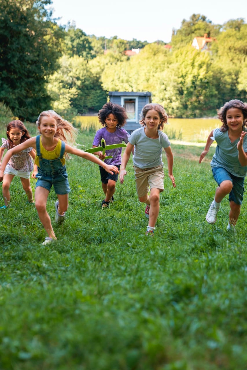kids-running-outdoors Large