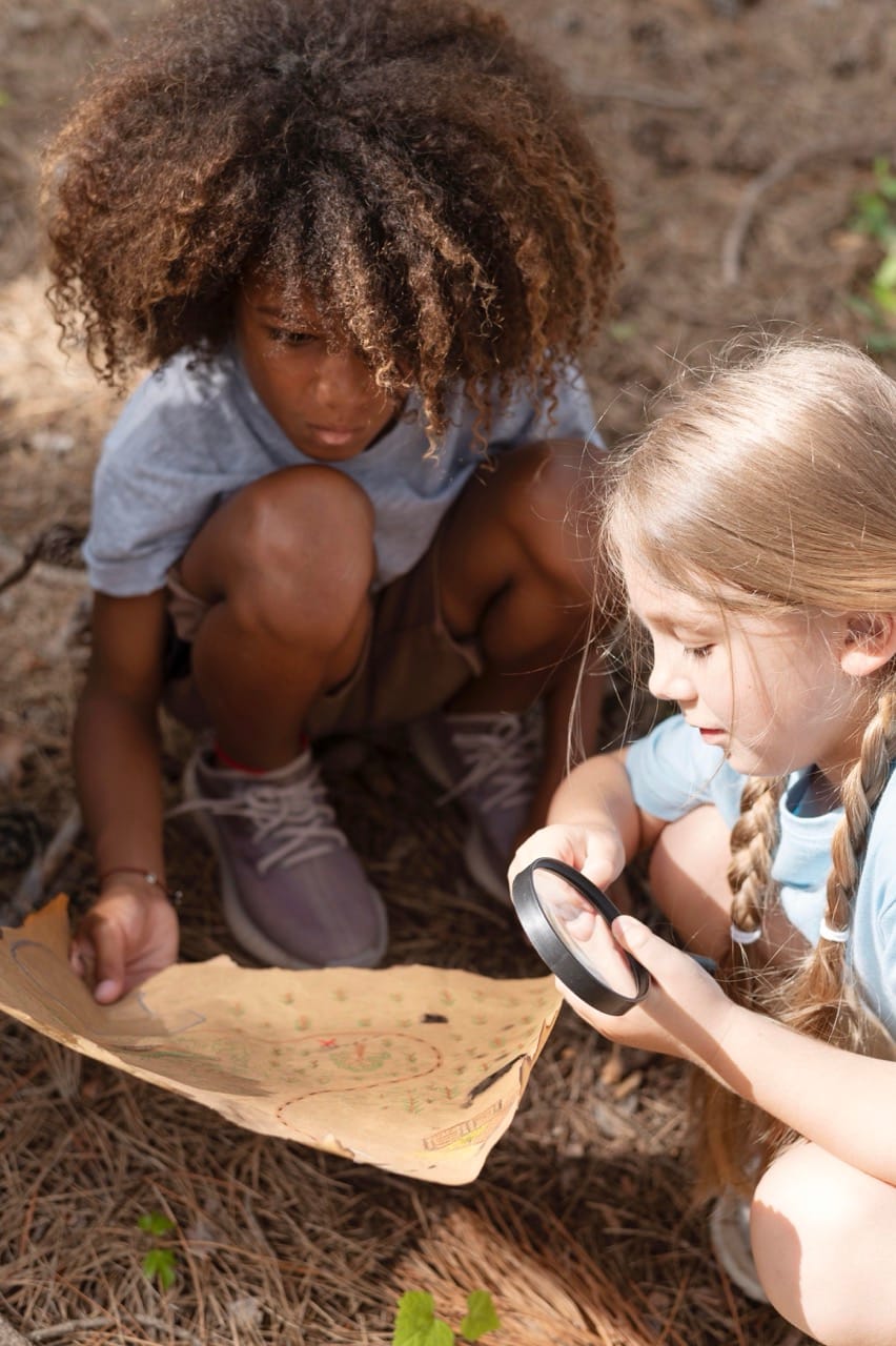 kids-participating-treasure-hunt Large